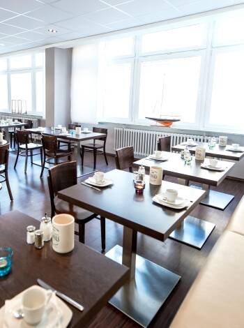 Starta din dag med en ordentlig frukost i hotellets fina frukostrestaurang.
