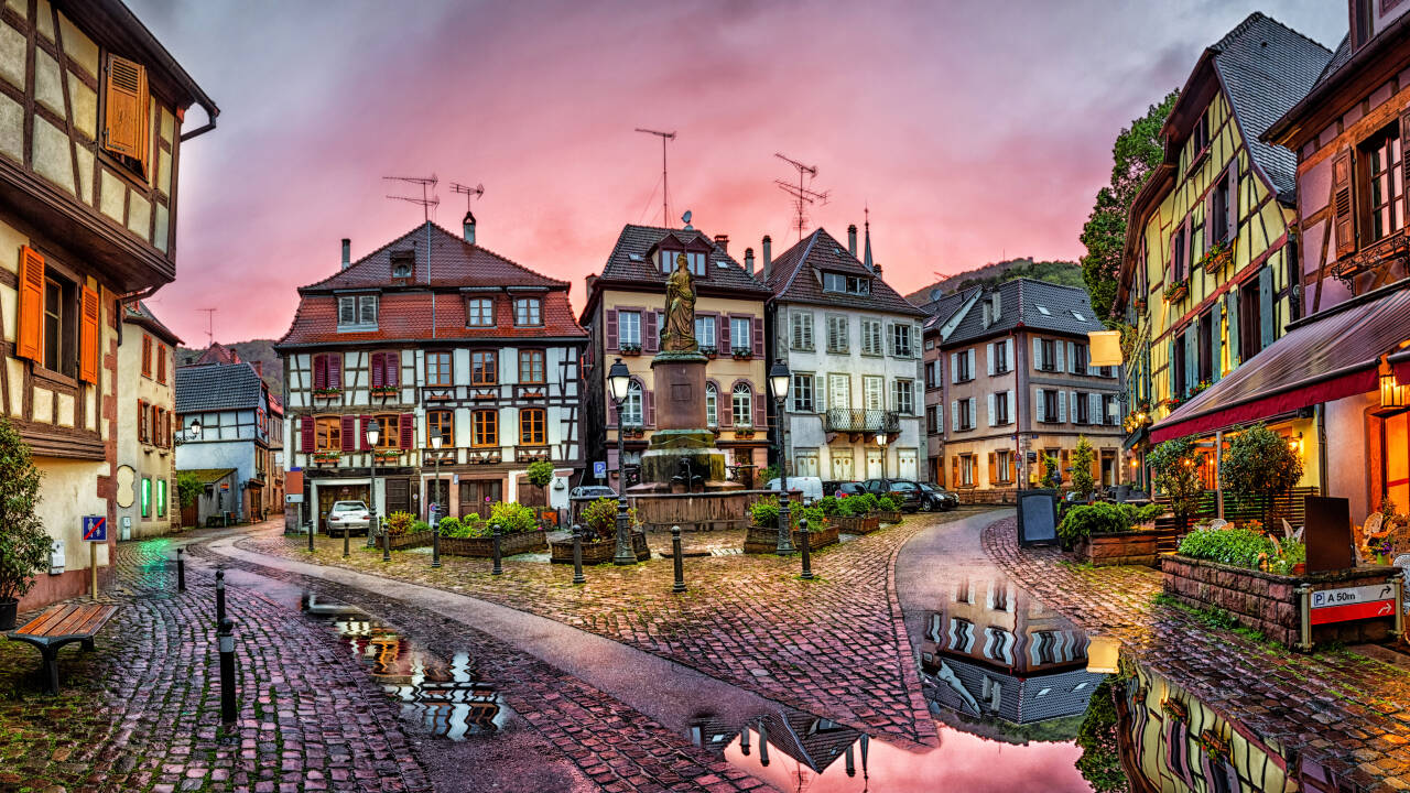 Oplev nogle af regionens smukkeste landsbyer; Ribeauville, Riquewihr og Eguisheim.