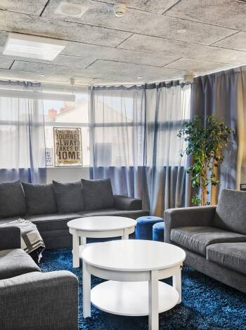 Hotellets familjära och välkomnande atmosfär får dig att känna dig som hemma från första stund.
