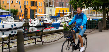 Besøk Amalienborg, og opplev den kongelige atmosfæren.
