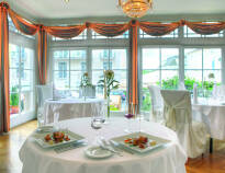 Restaurant Epikur offers exquisite dishes from local and Asian cuisine.