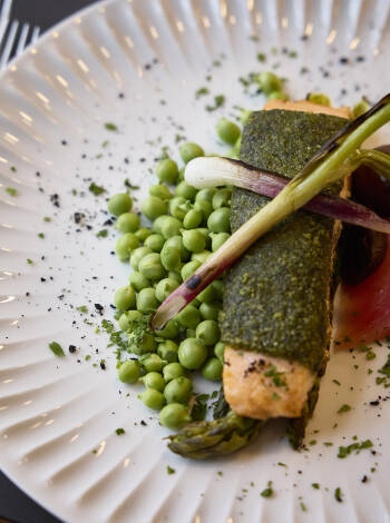 Genießen Sie saisonale Küche im hochgelobten Restaurant des Hotels.