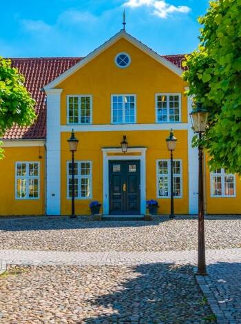 Entdecken Sie die Kunstwerke im Museum Jorn und die Geschichte im Museum Silkeborg mit dem berühmten "Tollund-Mann".