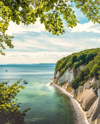 Jasmund Nationalpark og de berømte kridtklinter ligger kun få minutter væk.