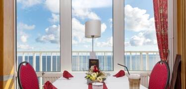 Enjoy your breakfast, coffee and cake with the best view in town.