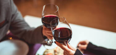 Enjoy regional cuisine in the cosy restaurant.