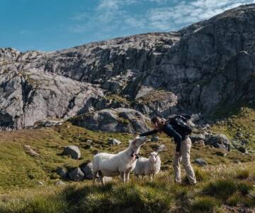 Sirdal Høyfjellshotell er det perfekte utgangspunktet for fjellturer og opplevelser i naturen.