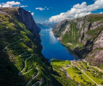 Oplev den spektakulære Lysevejen med 27 dramatiske hårnålesving.