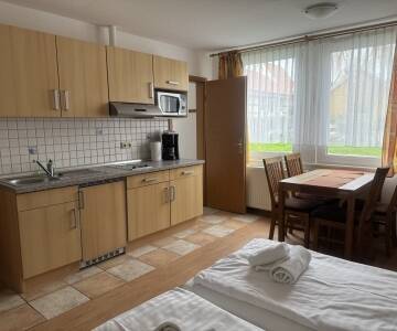 Resortet har rummelige lejligheder med fuldt udstyrede køkkener.