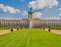 Väster om Berlin ligger Charlottenburg med det imponerande slottet som byggdes i slutet av 1700- talet
