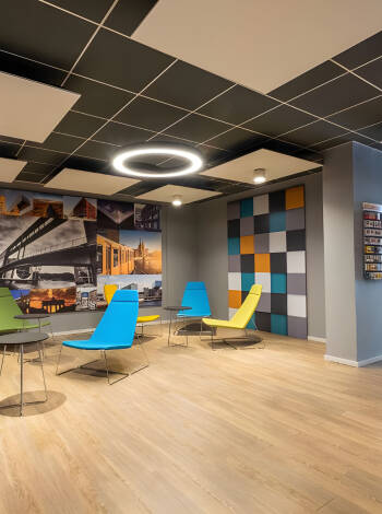 Das Hotel Berlin Lichtenberg ist ein modernes 3-Sterne-Hotel im grünen Bezirk Lichtenberg und bietet eine gute Anbindung an den Alexanderplatz und die Berliner Innenstadt.
