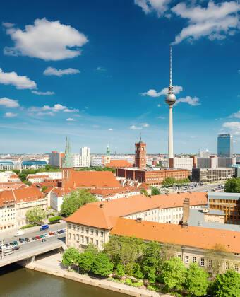 Berlin är en spännande huvudstad som har ett brett utbud av kulturella, historiska och gastronomiska upplevelser.