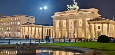 Brandenburg Tor är den sista bevarade stadsporten i Berlin och är stadens imponerande kännetecken