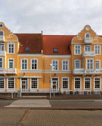 Machen Sie Urlaub im Skagen Hotel, an der Spitze Dänemarks, wo sich Skagerak und Kattegat treffen.