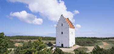 Skagen has a lot to offer - visit the Church of the Holy Spirit, swim at Sønderstrand or enjoy the atmosphere at the harbour.