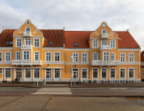 Nyd et skønt ophold i hjertet af Skagen, med gratis parkering og masser af muligheder og seværdigheder lige i nærheden.