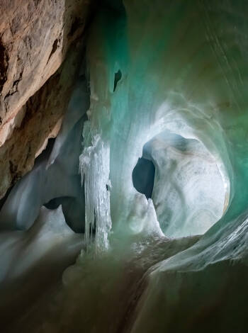 Nicht verpassen: Die größte Eishöhle der Welt befindet sich in Werfen, nur etwa 25 Autominuten vom Hotel entfernt.