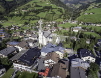 The 4-star Hotel Ferienwelt Kristall enjoys a quiet location a short distance from the centre of Rauris, in the beautiful Pinzgau region.