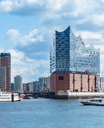 Strosa runt i de charmiga stadsdelarna HafenCity och Speicherstadt.