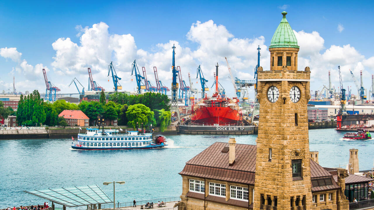 Dra på storbyferie til Hamburg med mange spennende opplevelser, kulturelle og historiske severdigheter og hyggelig shopping.