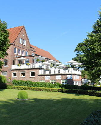 Hotel zur Treene enjoys a lovely location in scenic surroundings and right by the Treene River, which meanders through the countryside.