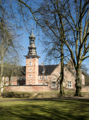 Das Schloss in Husum ist im holländischen Renaissancestil erbaut und einen Besuch wert.