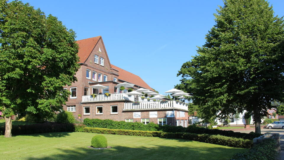 Hotel zur Treene enjoys a lovely location in scenic surroundings and right by the Treene River, which meanders through the countryside.