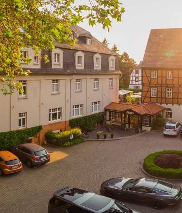 Opened in 1992, the Romantik Hotel am Brühl is set within several beautifully restored historic buildings. These include a timbered barn, a 19th-century palace from the "Gründerzeit" years, and a barn with a Prussian vaulted ceiling.