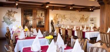 Nyt frokost, lunsj og middag på hotellet. Alt er inkludert i prisen!
