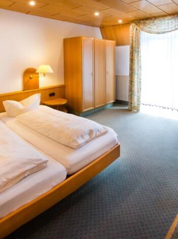 Du vil føle dig hjemme i de lyse og rummelige værelser på Hotel Krone Kestert.