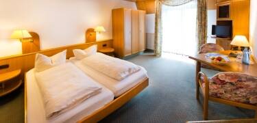 You will feel at home in the bright and spacious rooms of Hotel Krone Kestert.