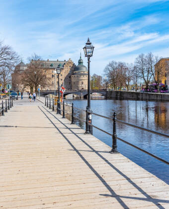 Gör en utflykt till charmiga Örebro som bland annat är känt för sitt vackra slott