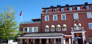 Das Hotel liegt nicht weit vom Badebereich am See, der Kathedrale der Stadt, dem Bahnhof und schöner Museen und Shops.