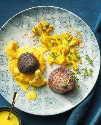 Mövenpick Restaurant erbjuder ett stort urval av traditionella schweiziska specialiteter och internationella rätter.