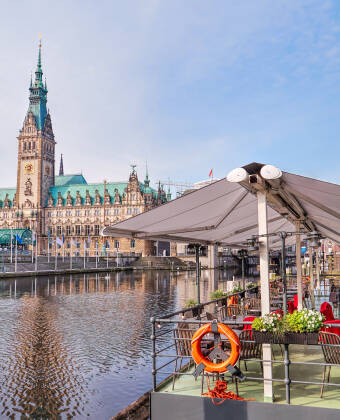 Entdecken Sie die trendigen Restaurants und die lebendige kulinarische Szene in der Gegend.