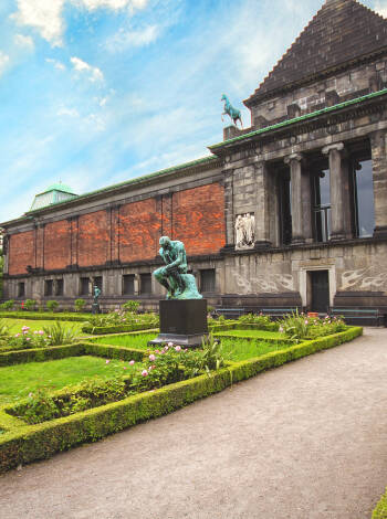 Glyptoteket är en kulturell sevärdhet med sina unika samlingar och speciella atmosfär.