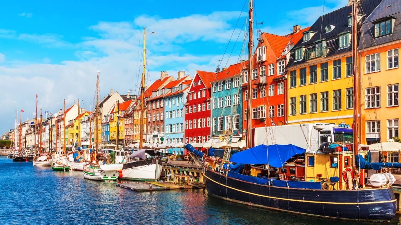 Fra hotellet kan du raskt komme til Kongens Nytorv med metro, og dermed er du i hjertet av København.