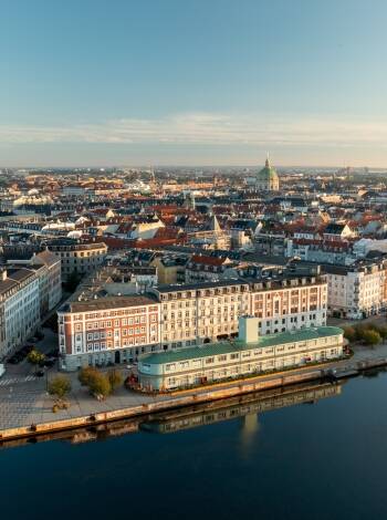 Tag på shopping og sightseeing, med stemningsfulde oplevelser i den smukke hovedstad.