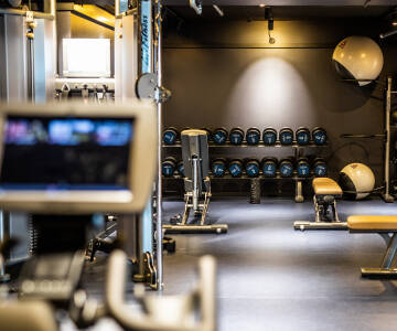 Hotellet er nyrenoveret og genåbnet i 2019, og tilbyder en helt unik indretning som emmer af teatermagi.