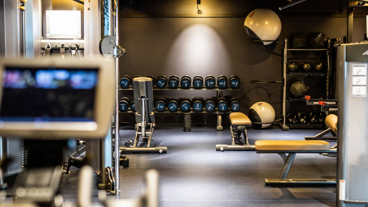Hotellet er nyrenoveret og genåbnet i 2019, og tilbyder en helt unik indretning som emmer af teatermagi.