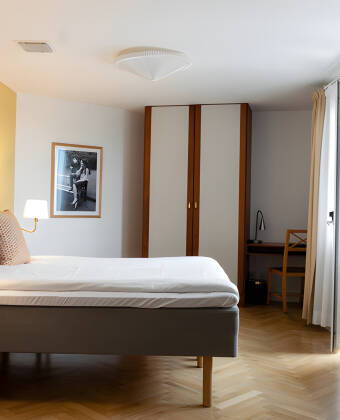 Genießen Sie den guten, zentralen Ausgangspunkt und guten Schlaf in komfortablen Dux-Betten während eines Aufenthaltes im Hotel Bishops Arms Lund.