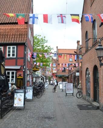 Odenses bymidte er fuld af pulserende caféer og liv. Fordyb dig i byens liv.