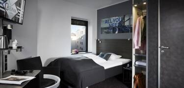 Alle Zimmer bieten eine eigene Dusche / WC, einen TV und kostenlosen Kaffee und Tee.