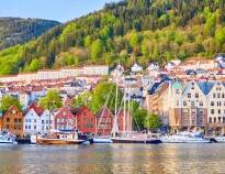 Bryggen in Bergen steht auf der Liste des UNESCO-Weltkulturerbes und ist daher aufgrund seiner Geschichte, Lage und Kultur einzigartig.