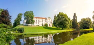 Oplev det charmerende gamle barokslot og parken i Celle.