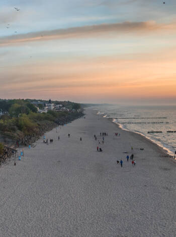 The 3 km long promenade invites you for a pleasant walk.
