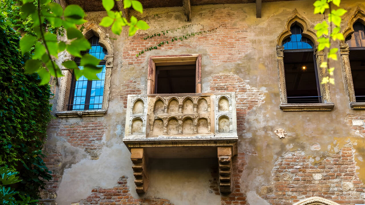 The most popular resort to visit is undoubtedly Verona. See the Roman Amphitheatre and the balcony of Romeo and Juliet.