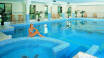 Hotellets indendørs pool, så I stadig kan svømme en tur, selvom det skulle blive dårligt vejr.
