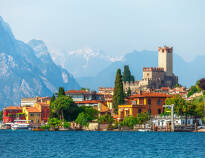 Staden Malcesine anses av många som den charmigaste staden vid Gardasjön.