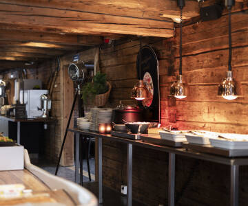 Opholdet inkluderer både morgenmad, eftermiddagskaffe og aftensmad.